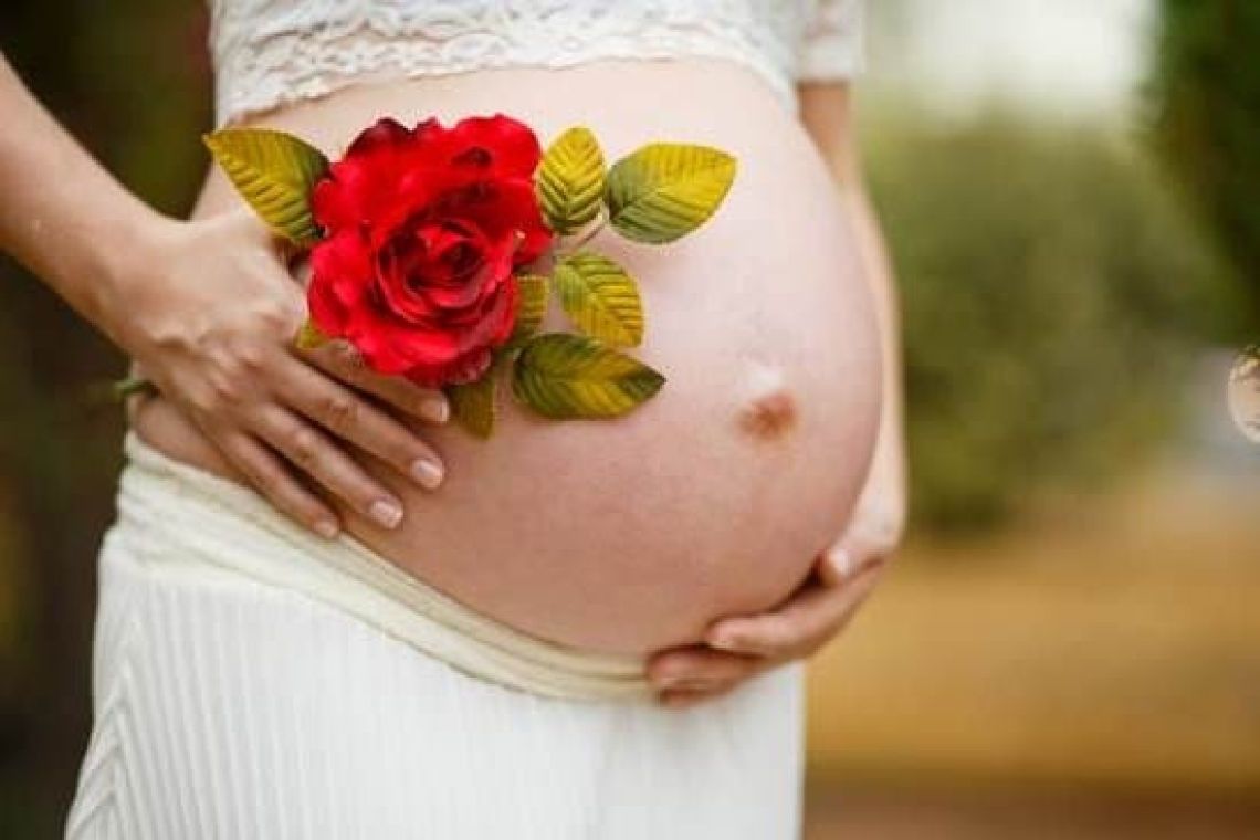 Ранние признаки беременности, в том числе и внематочной.